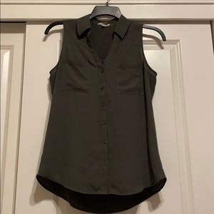 Day to Night sleeveless, button down top